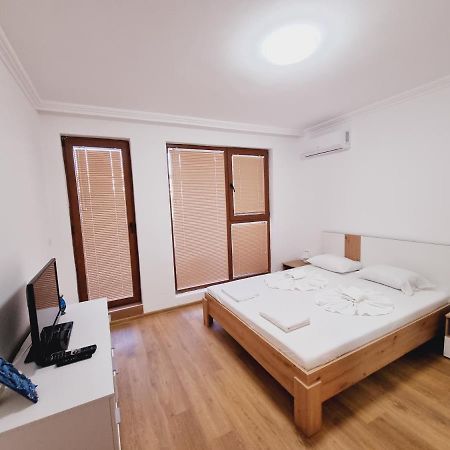 Fenix Apart Complex Sveti Vlas Bagian luar foto