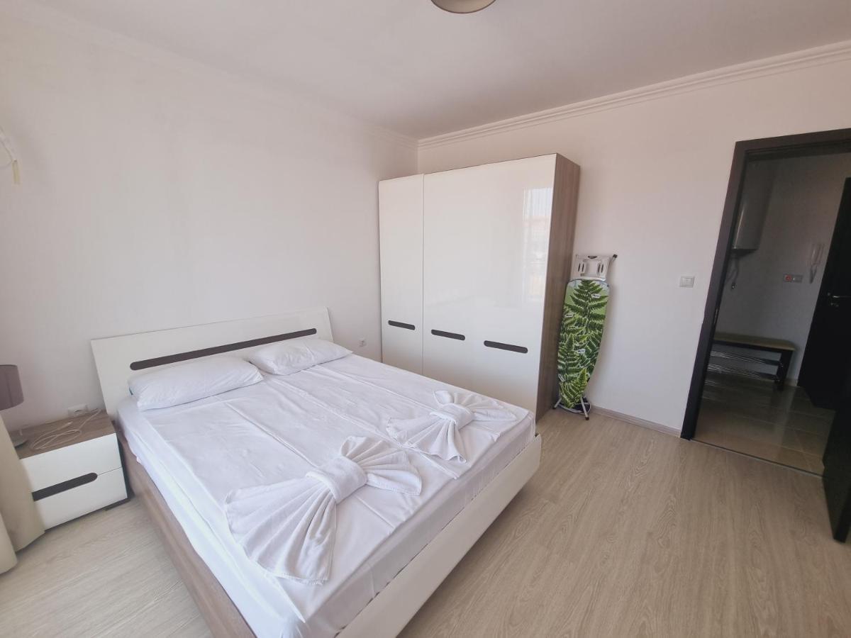 Fenix Apart Complex Sveti Vlas Bagian luar foto